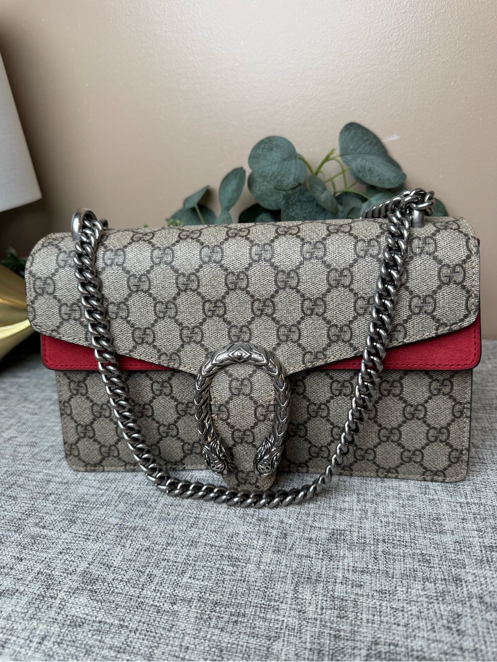 Gucci Beige GG Supreme Shoulder Bag with Red Accent
